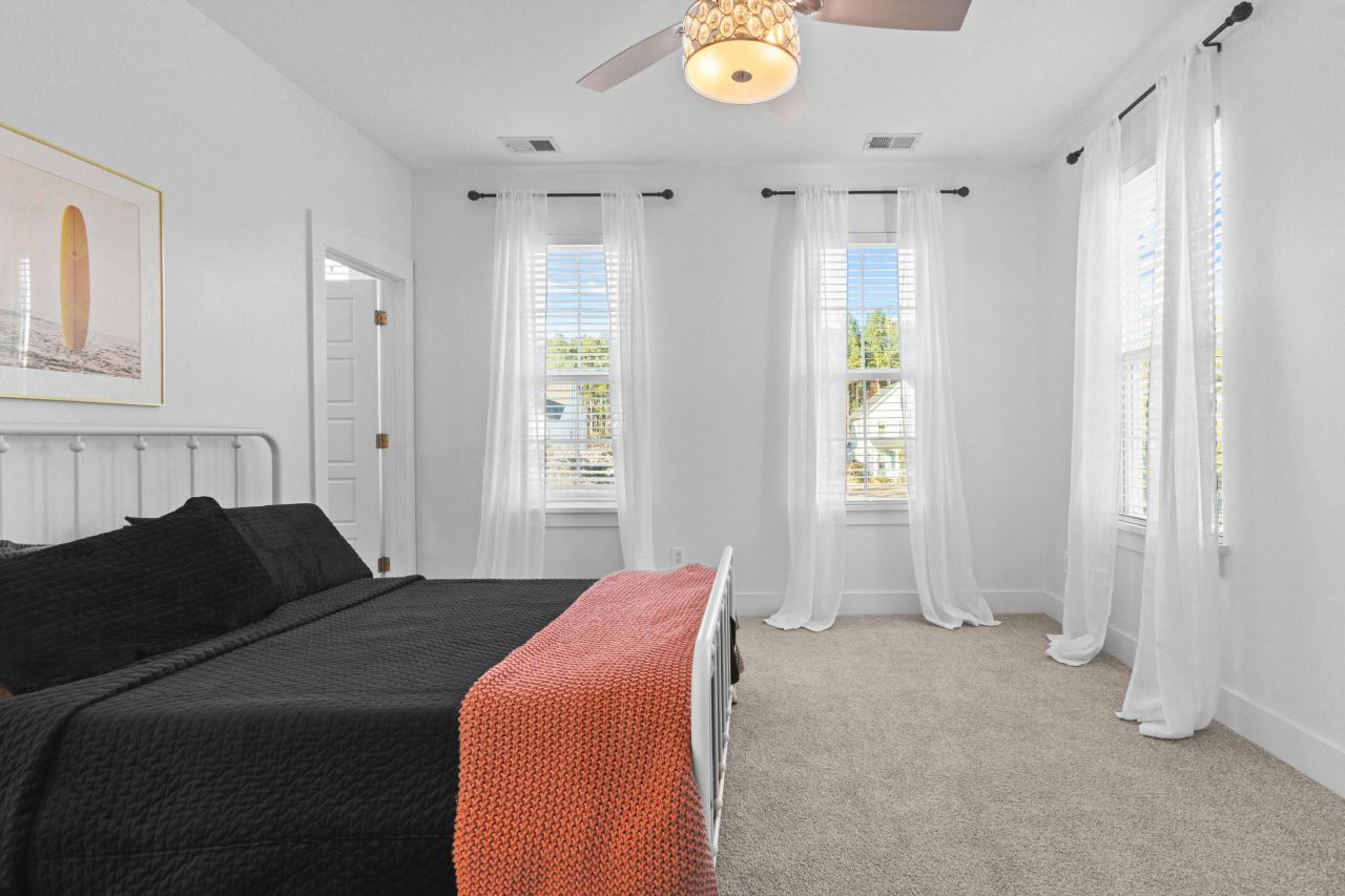 615 Long Meadow Street Photo 16