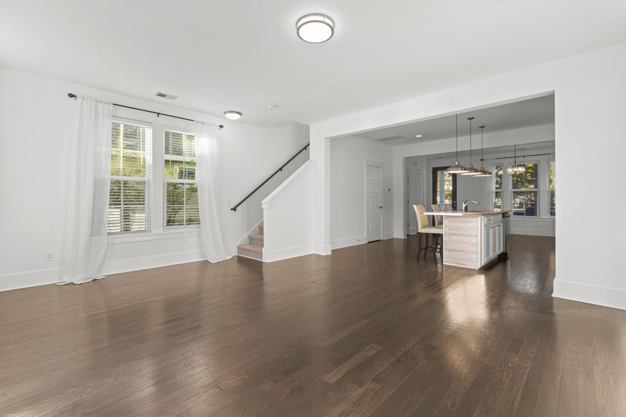 615 Long Meadow Street Photo 6