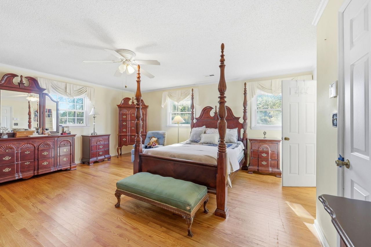 613 Cypress Ct. Photo 5