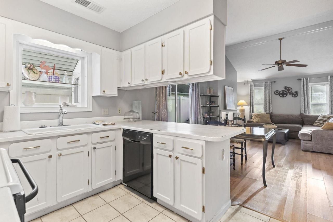 811 9th Ave. S Photo 11