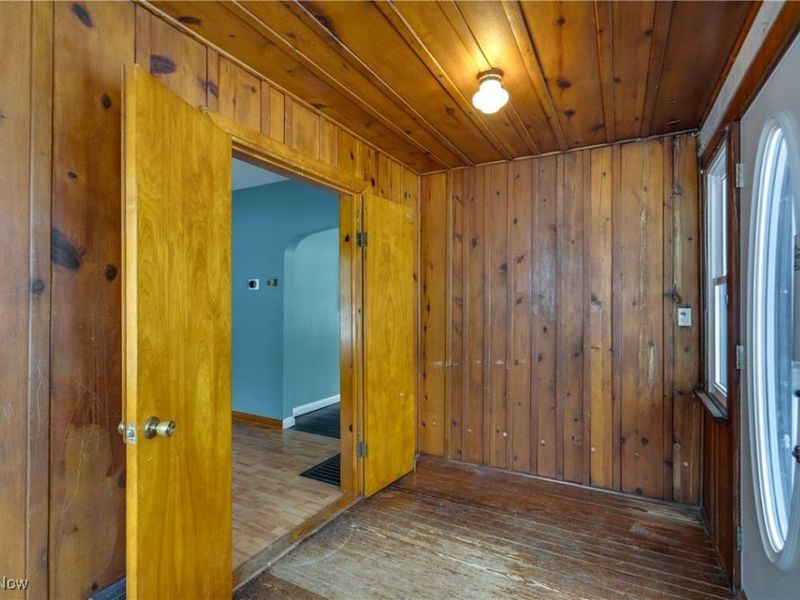 377 Hillsdale Avenue, Barberton, OH 44203 Photo 3