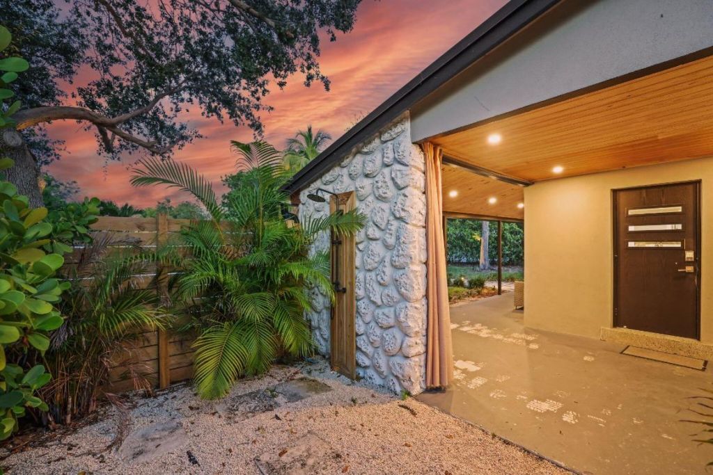 1646 NE 3rd Avenue, Delray Beach, FL 33444 Photo