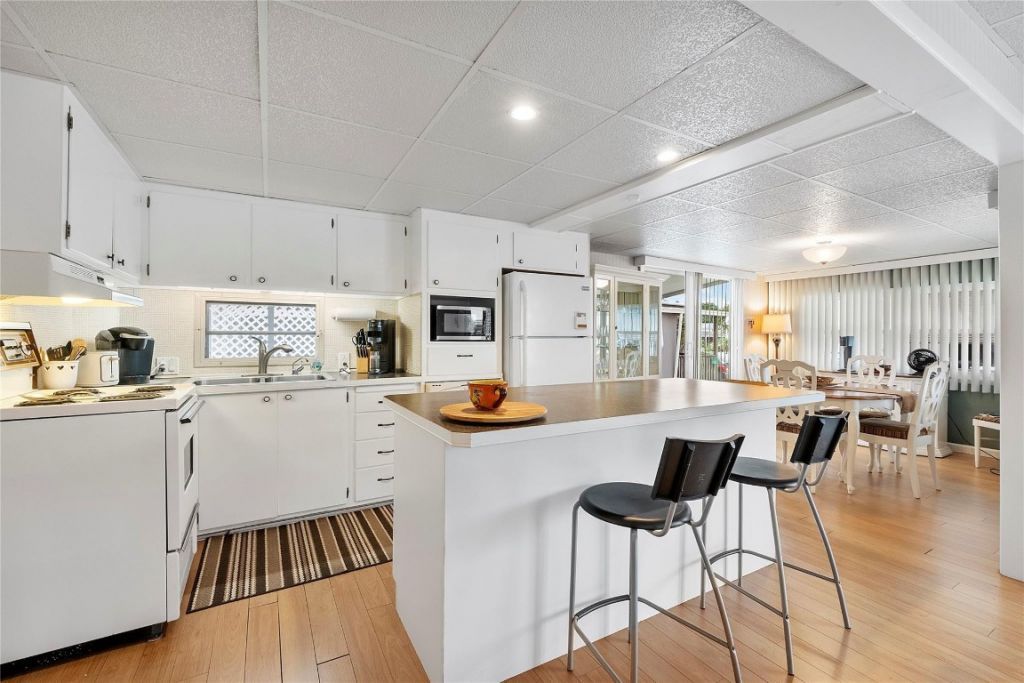 8557 SW 15th Court, Davie, FL 33324 Photo