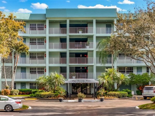 806 Cypress Grove Ln, Unit 303, Pompano Beach, FL 33069