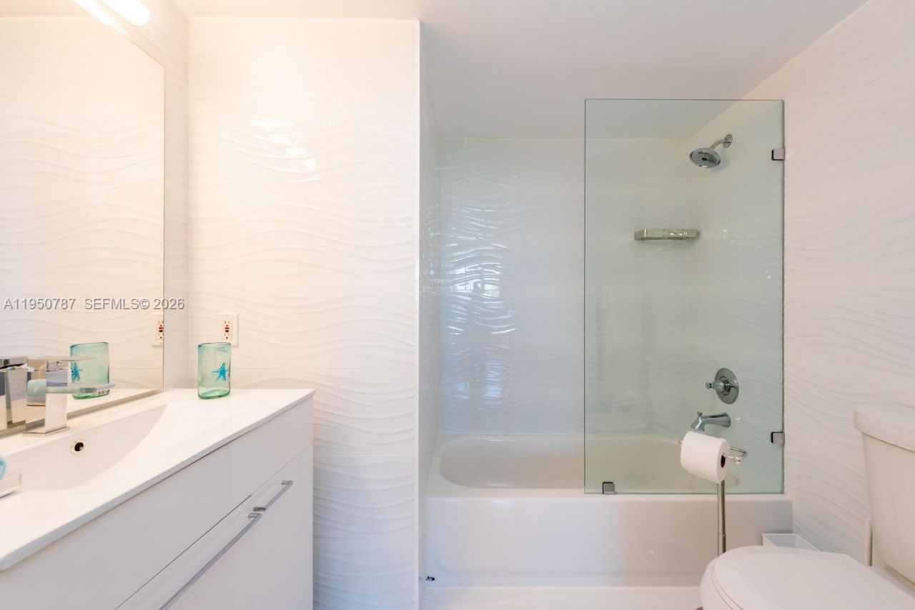 19801 E Country Club Dr, Unit 4501, Aventura, FL 33180 Photo