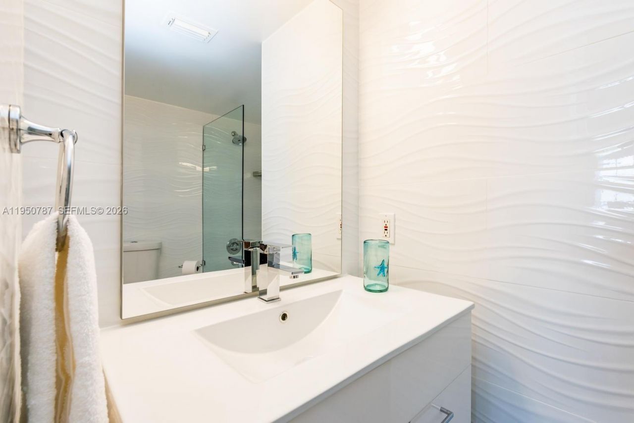 19801 E Country Club Dr, Unit 4501, Aventura, FL 33180 Photo