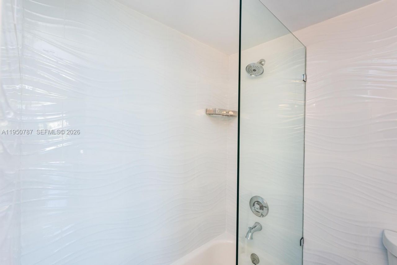 19801 E Country Club Dr, Unit 4501, Aventura, FL 33180 Photo