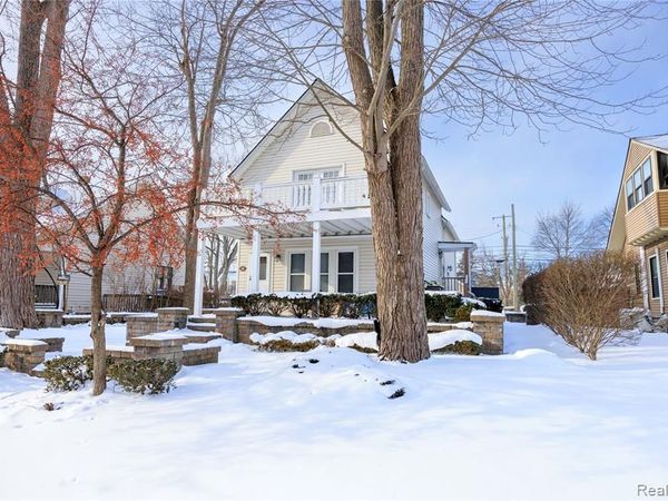 815 N Main Street , Rochester, MI 48307