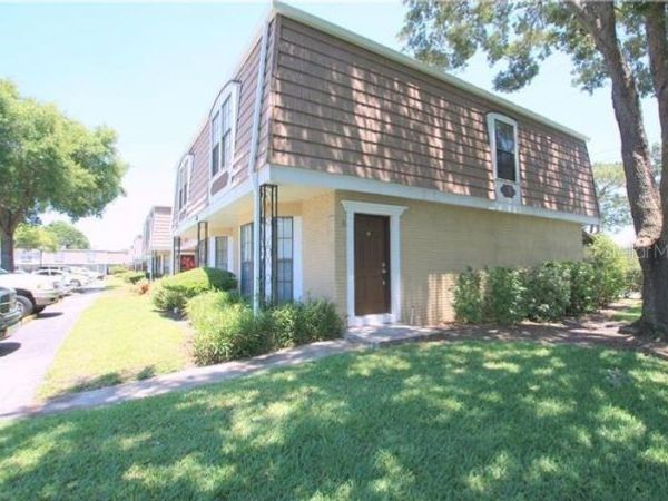 6054 VILLAGE CIRCLE, ORLANDO, FL 32822