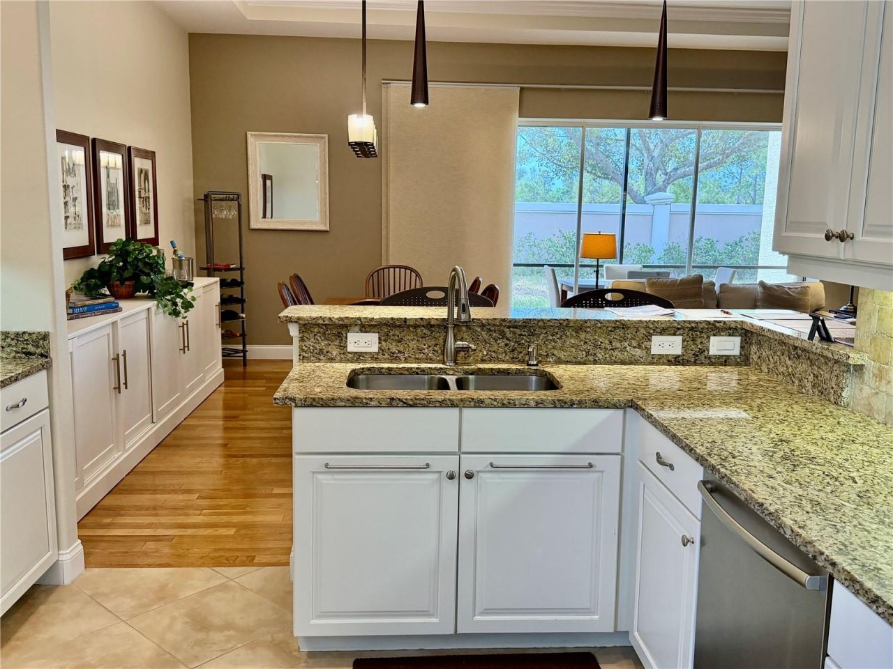 6682 41st Street Circle E, Sarasota, FL 34243 Photo