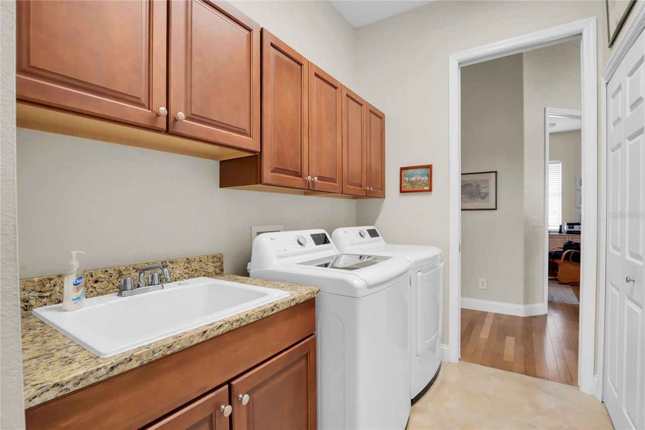 6682 41st Street Circle E, Sarasota, FL 34243 Photo