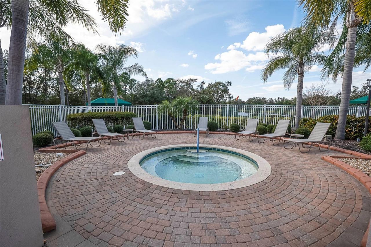 6682 41st Street Circle E, Sarasota, FL 34243 Photo