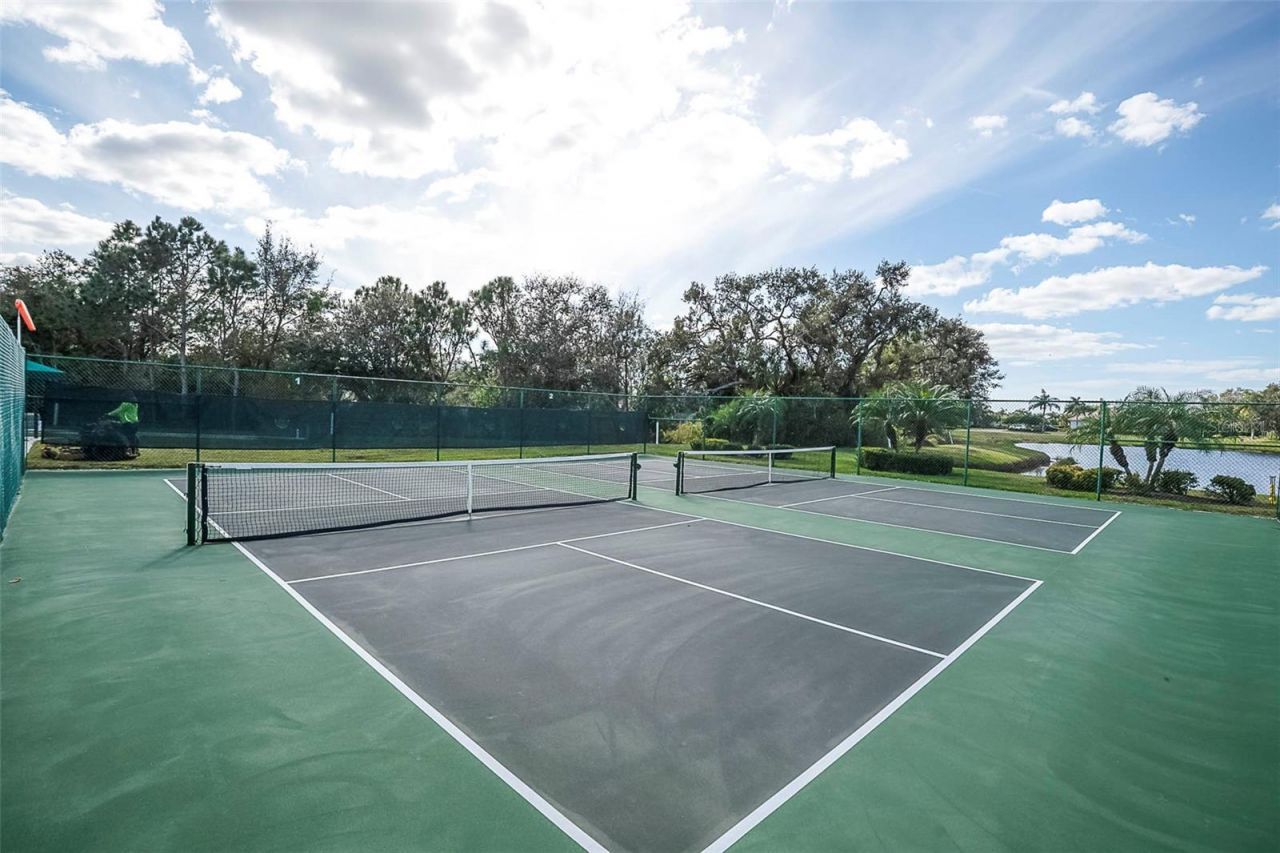 6682 41st Street Circle E, Sarasota, FL 34243 Photo