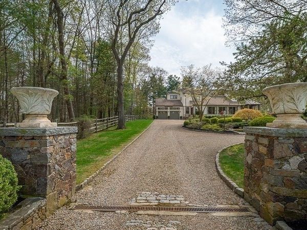 103 Essex Street, Hamilton, MA 01982