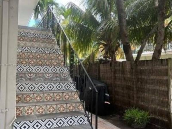 7035 Rue Granville, Miami Beach, FL 33141