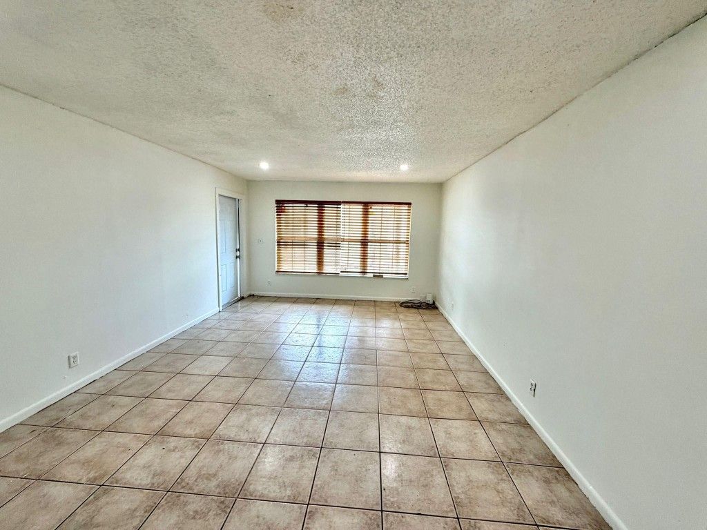 5730 NW 27th Court, Fort Lauderdale, FL 33313 Photo