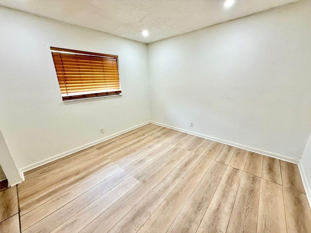 5730 NW 27th Court, Fort Lauderdale, FL 33313 Photo