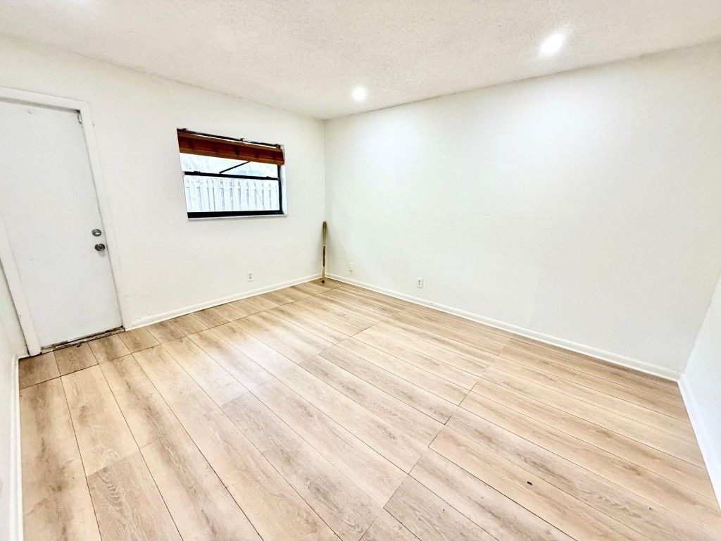 5730 NW 27th Court, Fort Lauderdale, FL 33313 Photo