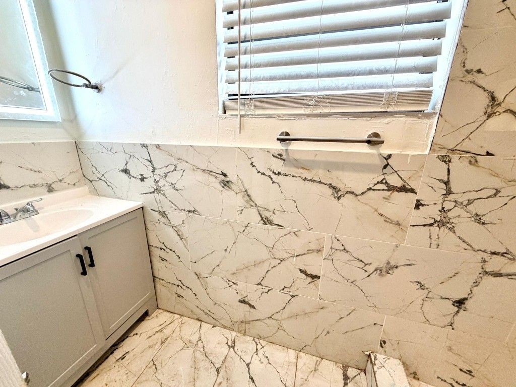 5730 NW 27th Court, Fort Lauderdale, FL 33313 Photo