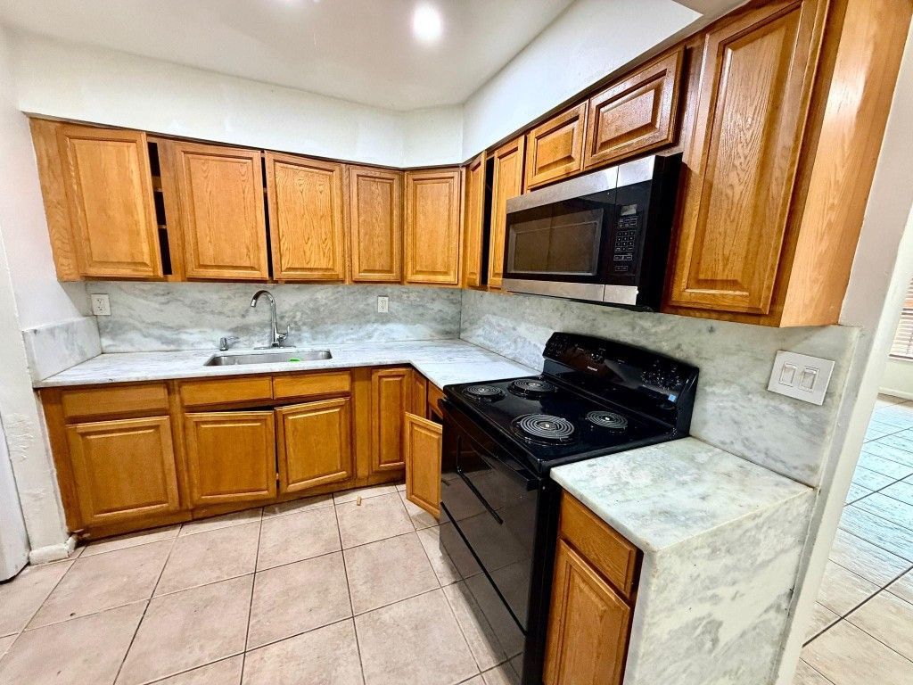 5730 NW 27th Court, Fort Lauderdale, FL 33313 Photo