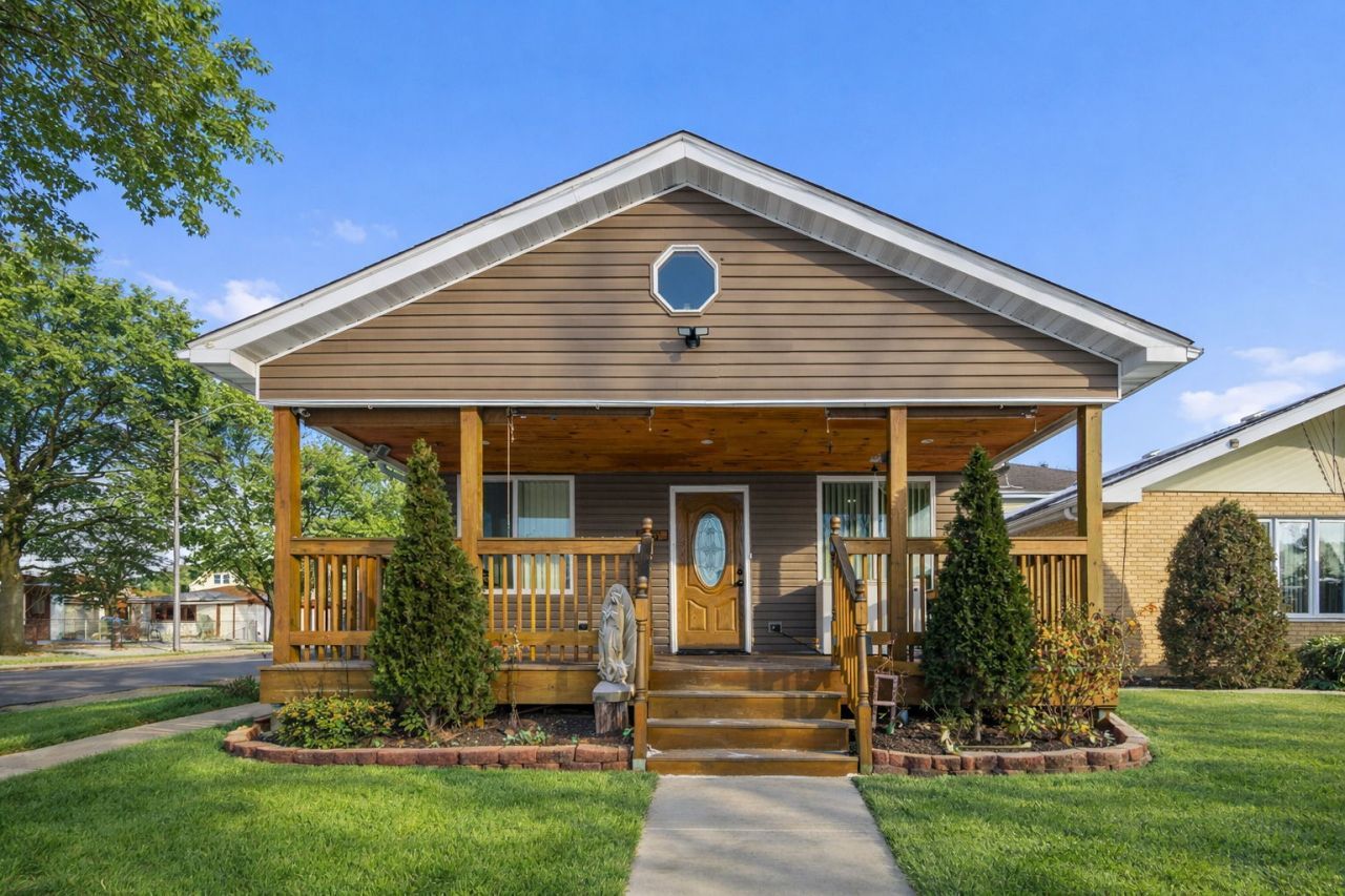 4901 S Lorel Avenue, Chicago, IL 60638 Main Photo