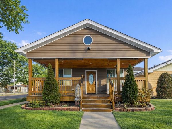 4901 S Lorel Avenue, Chicago, IL 60638