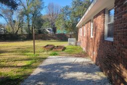 1759 Lady Ashley Street photo 4