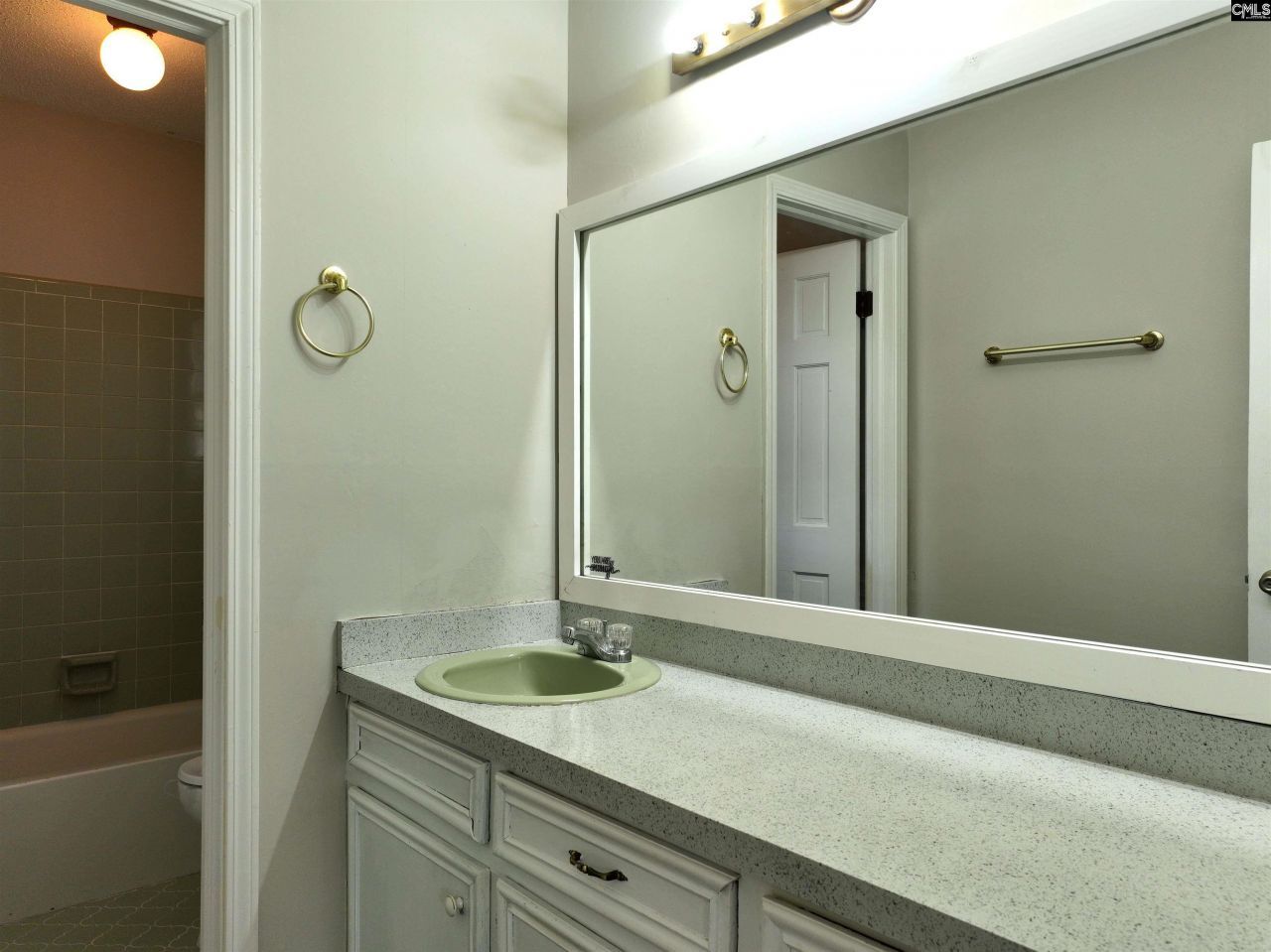 18 Bedford Court  Photo 22