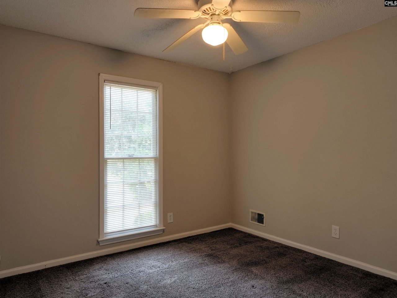 18 Bedford Court  Photo 28