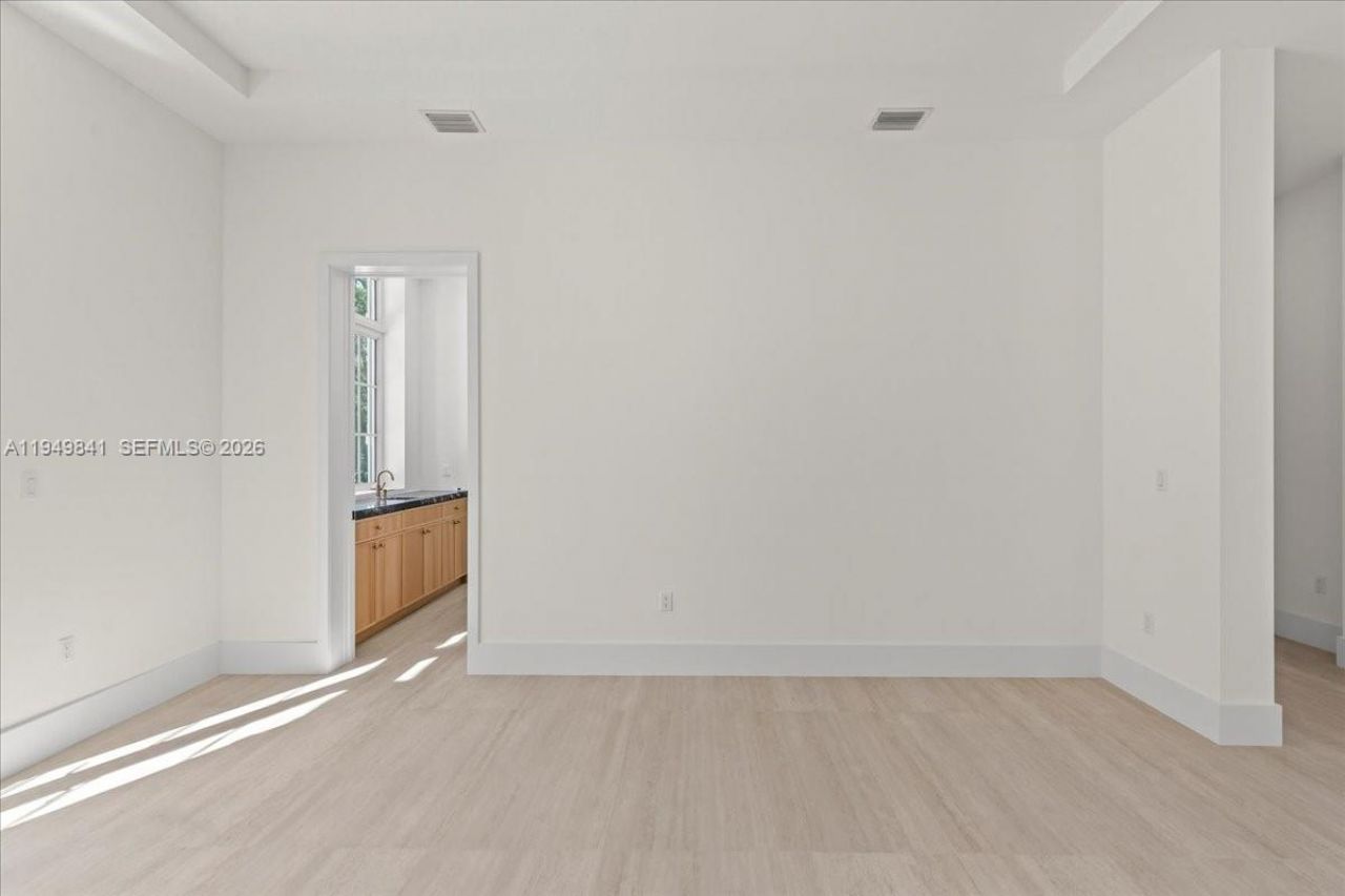 5940 SW 100th Ter, Pinecrest, FL 33156 Photo