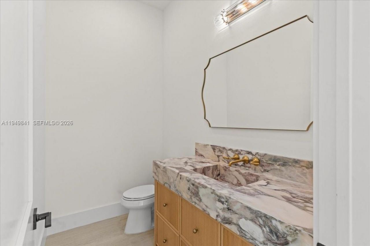 5940 SW 100th Ter, Pinecrest, FL 33156 Photo