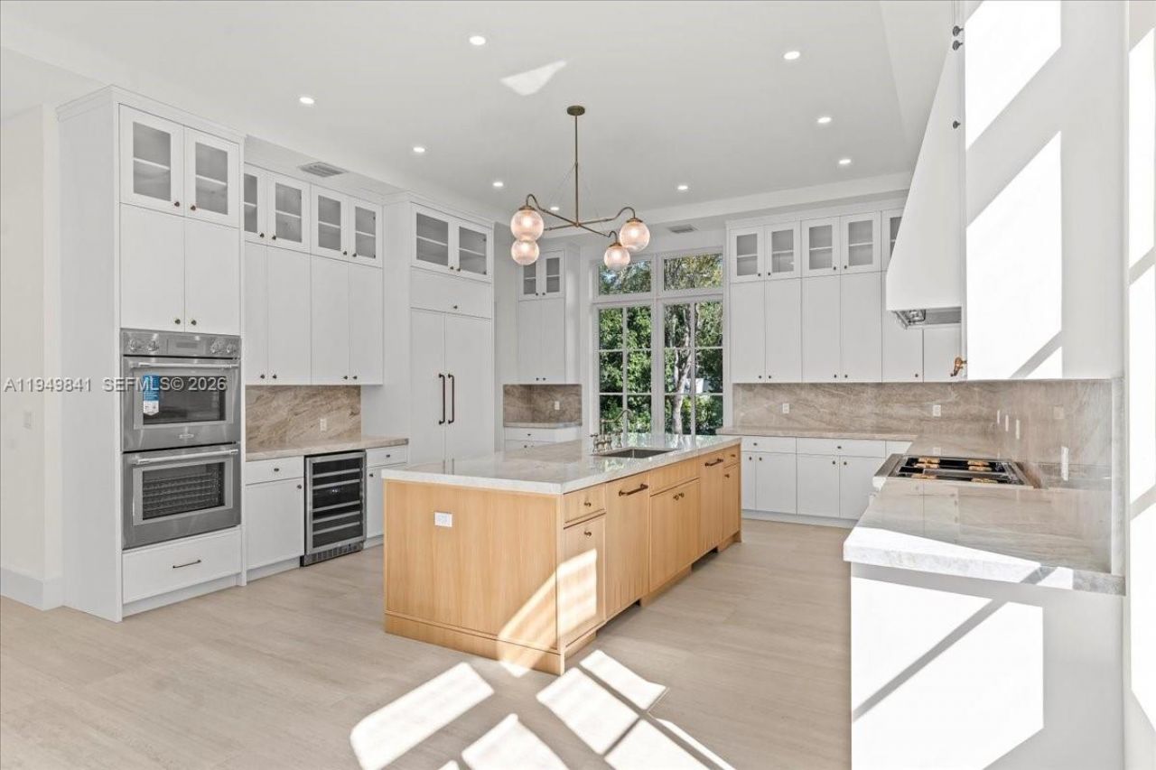 5940 SW 100th Ter, Pinecrest, FL 33156 Photo