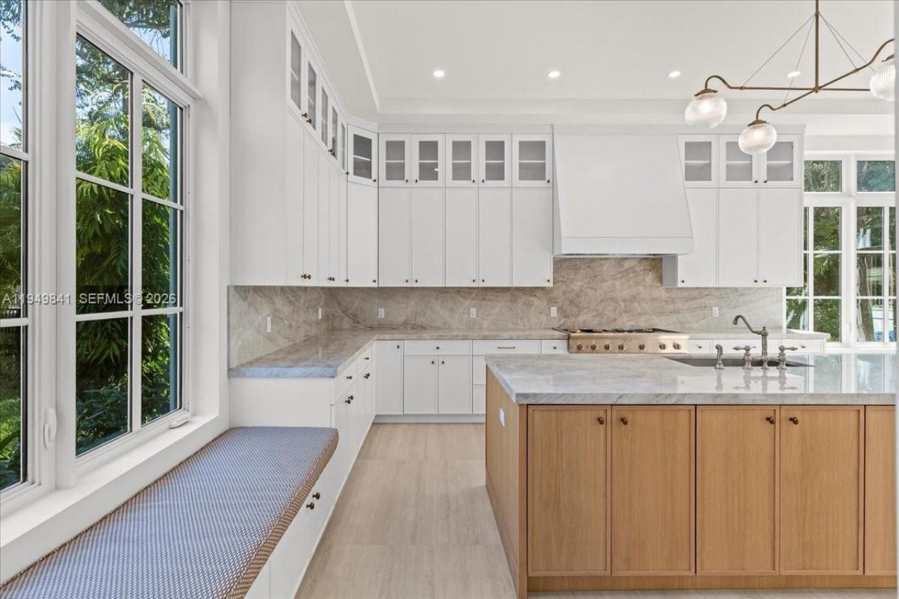 5940 SW 100th Ter, Pinecrest, FL 33156 Photo