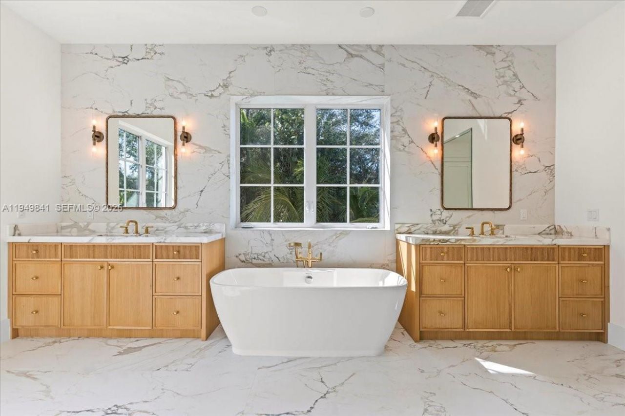 5940 SW 100th Ter, Pinecrest, FL 33156 Photo