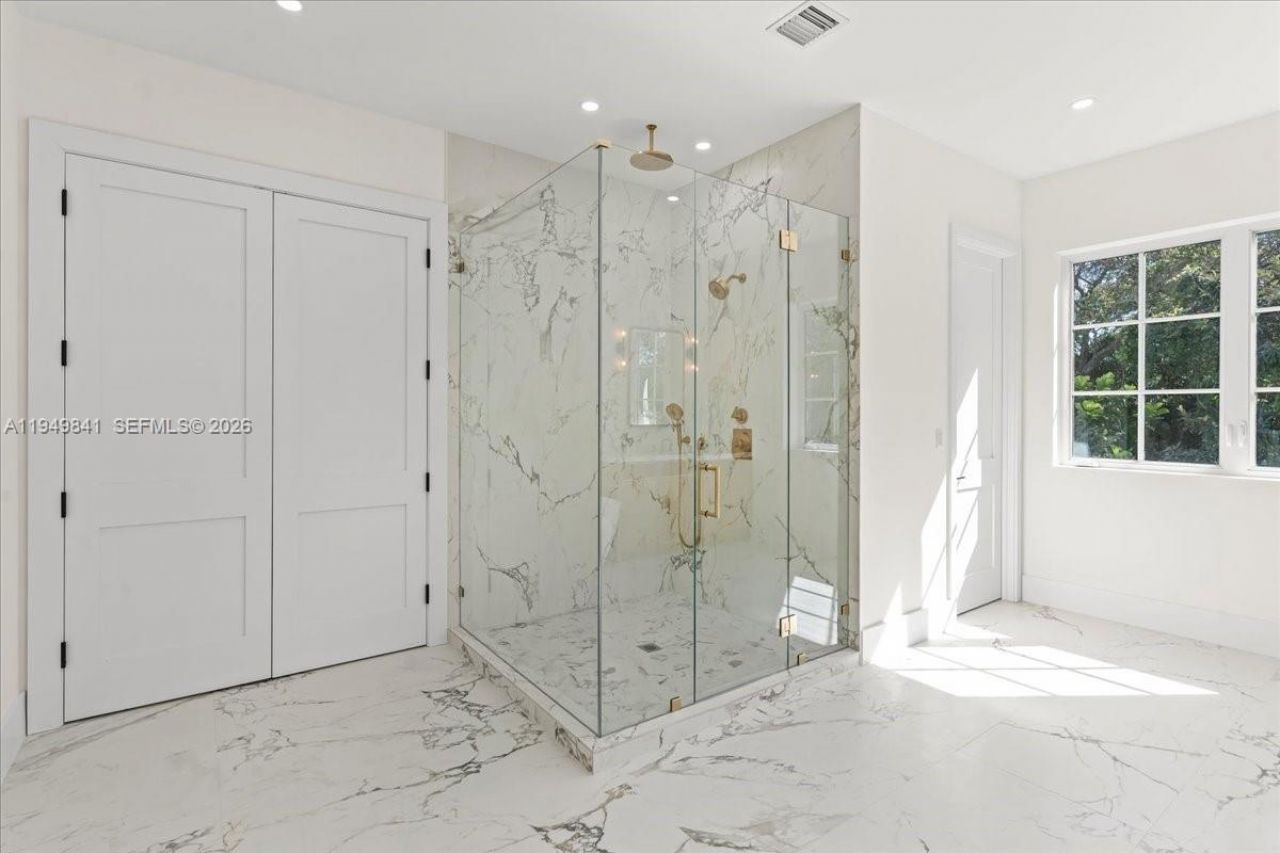 5940 SW 100th Ter, Pinecrest, FL 33156 Photo