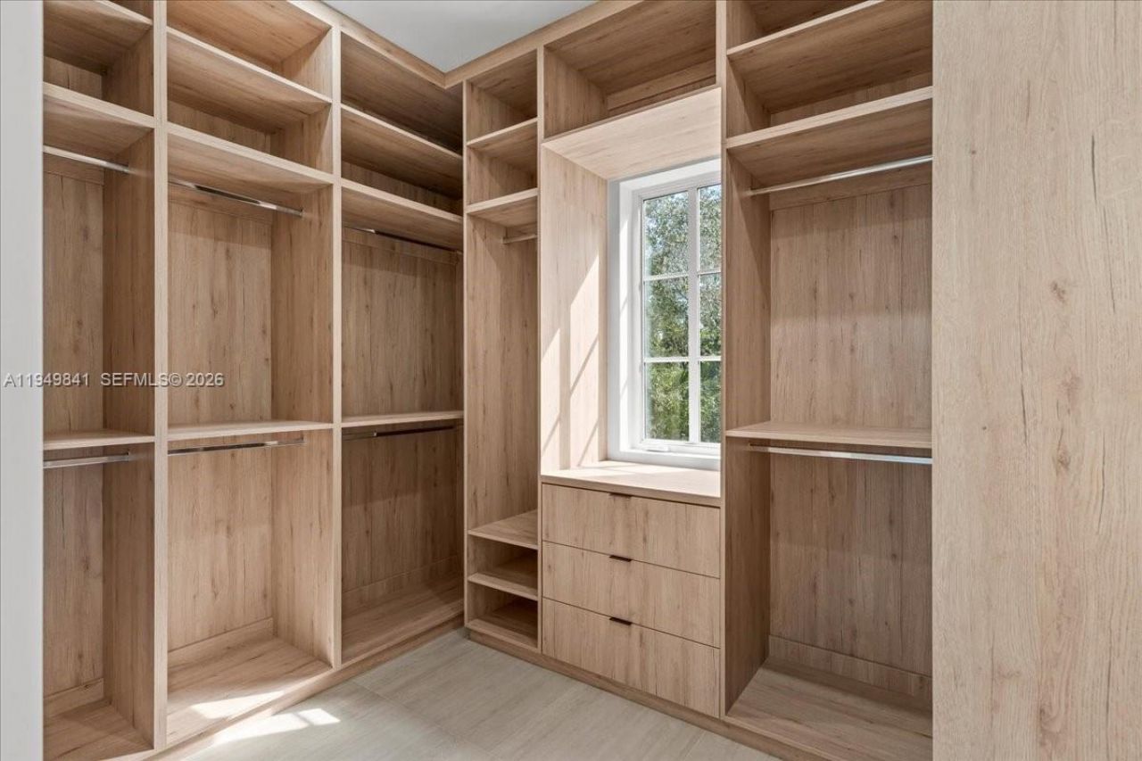 5940 SW 100th Ter, Pinecrest, FL 33156 Photo