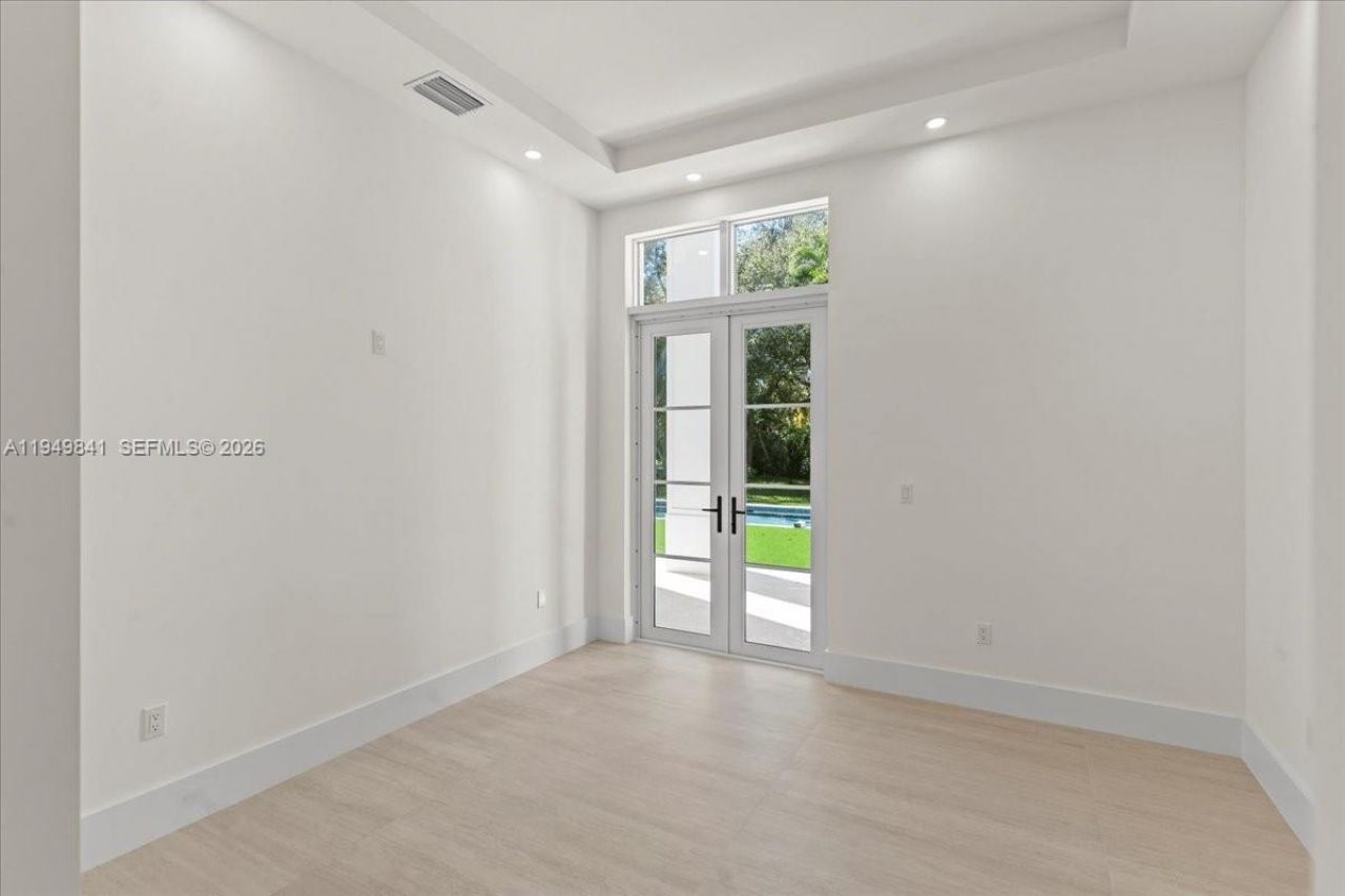 5940 SW 100th Ter, Pinecrest, FL 33156 Photo