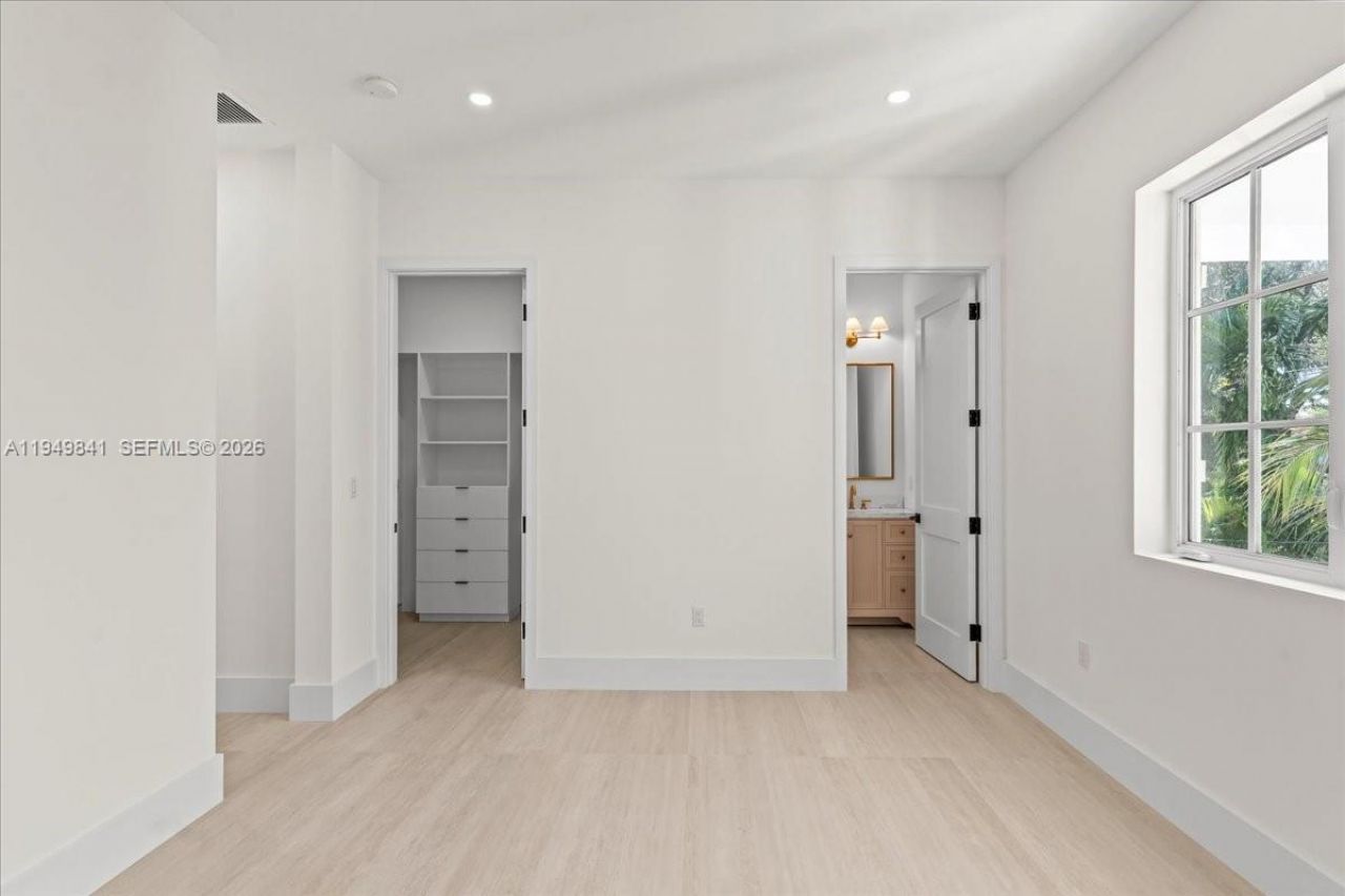 5940 SW 100th Ter, Pinecrest, FL 33156 Photo