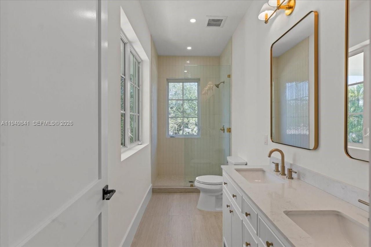 5940 SW 100th Ter, Pinecrest, FL 33156 Photo