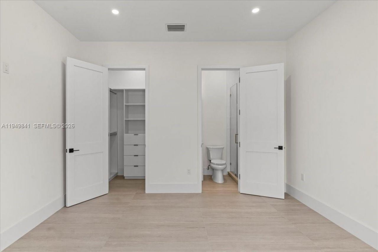 5940 SW 100th Ter, Pinecrest, FL 33156 Photo