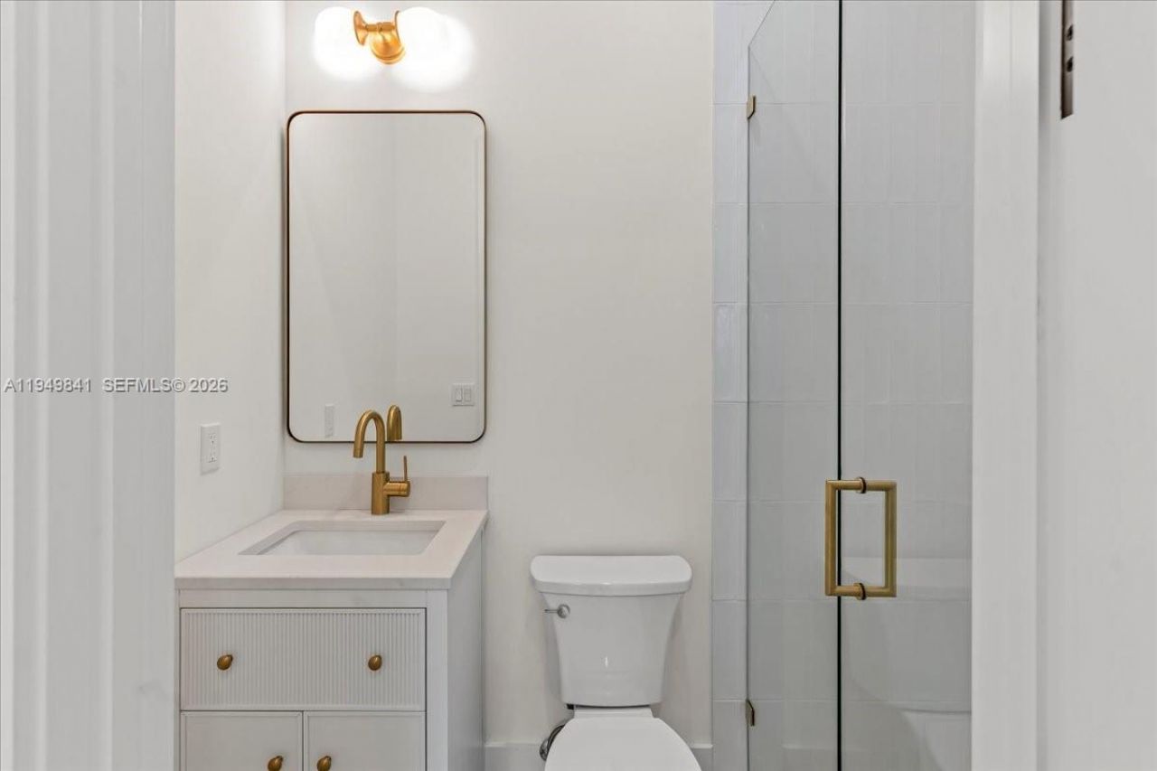 5940 SW 100th Ter, Pinecrest, FL 33156 Photo