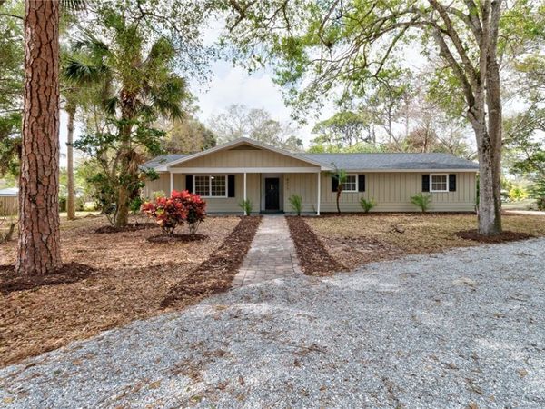 8211 93rd Avenue, Vero Beach, FL 32967
