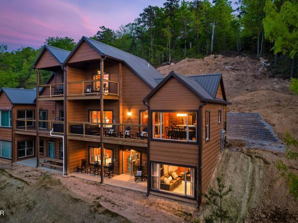 4228 Wears Valley Road, Sevierville, TN 37862