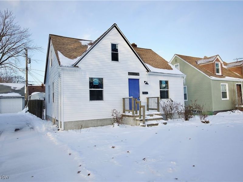 13904 Highlandview Avenue, Cleveland, OH 44135 Photo 3