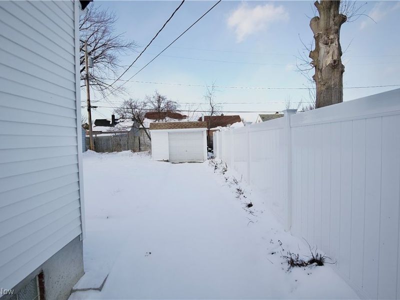 13904 Highlandview Avenue, Cleveland, OH 44135 Photo 35