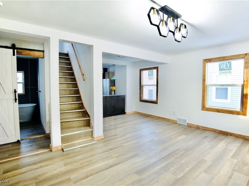 13904 Highlandview Avenue, Cleveland, OH 44135 Photo 5