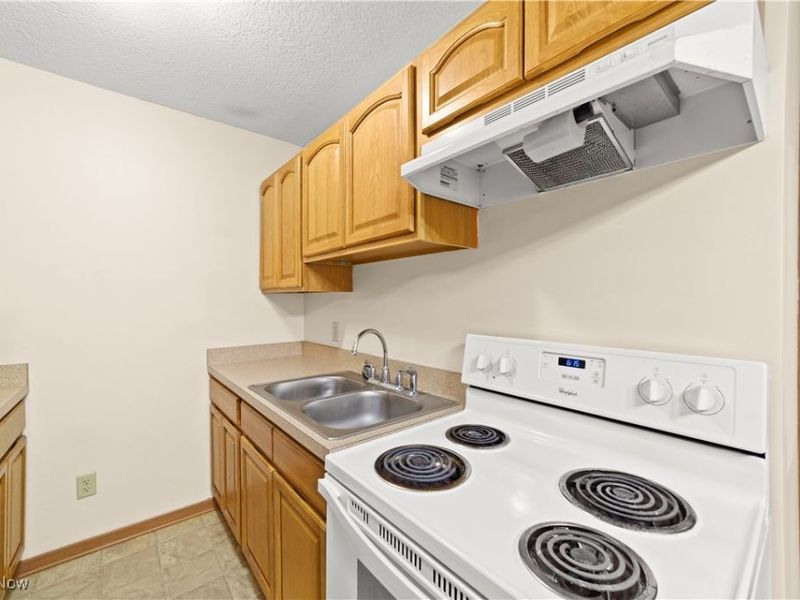 1757 S Arlington Street, Akron, OH 44306 Photo 8