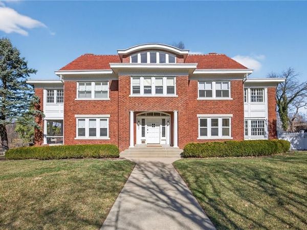 234 W 53rd Terrace, Kansas City, MO 64112