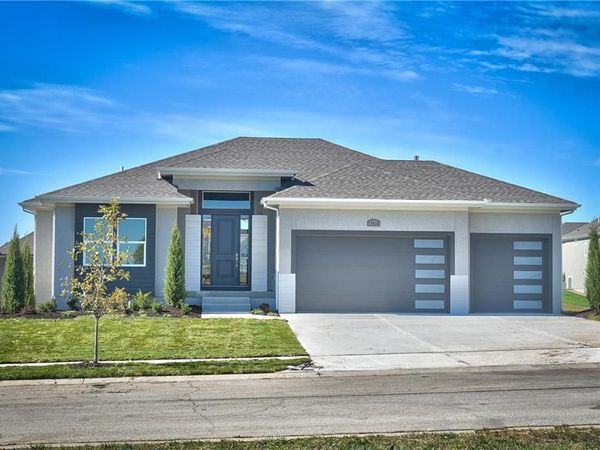 2301 W 176th Place, Overland Park, KS 66085