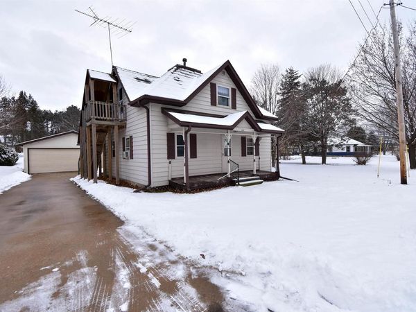 409 W PARKER STREET, WEYAUWEGA, WI 54983